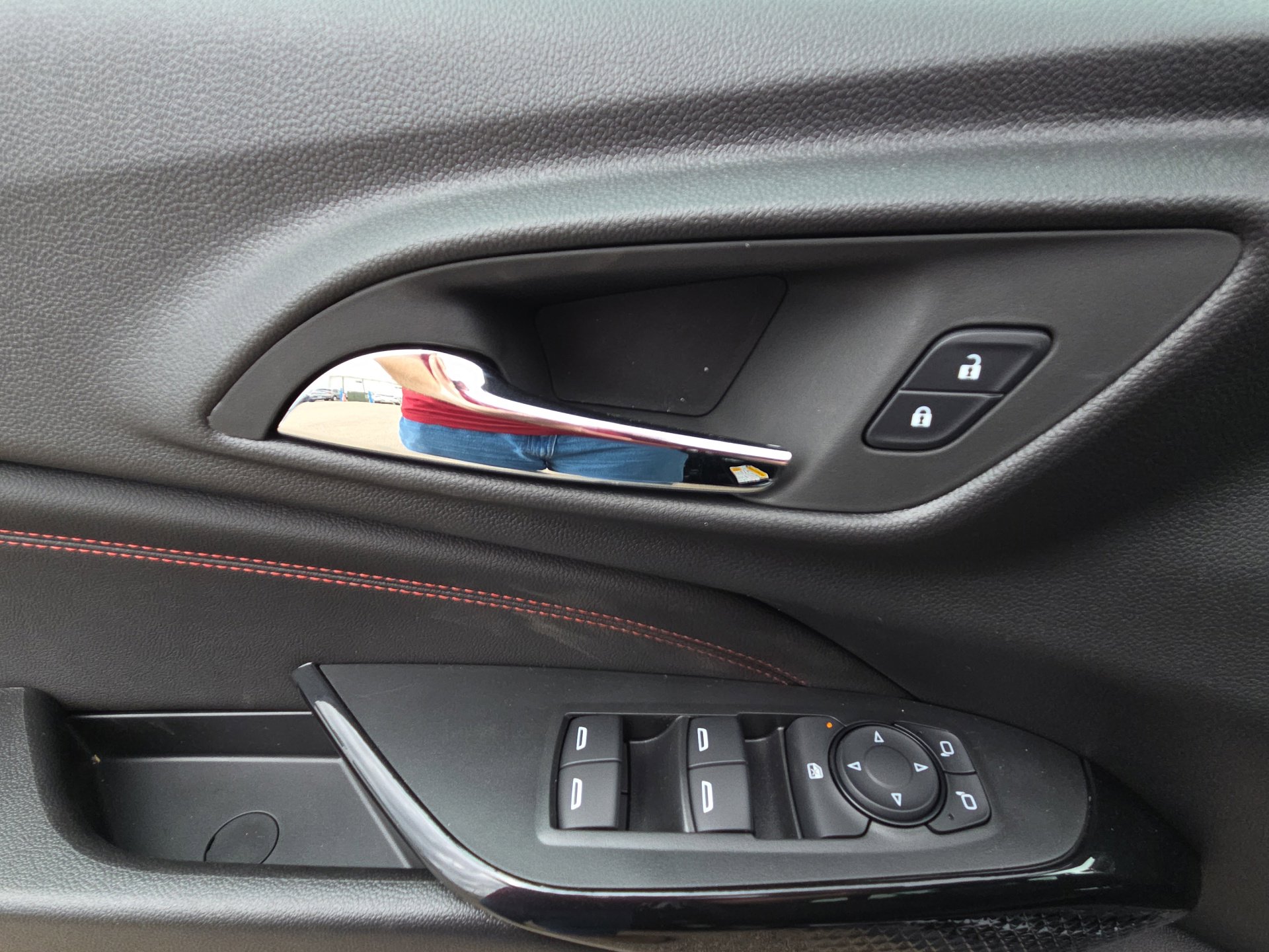 New 2026 Chevrolet Trax RS w/ Driver Confidence Package image 13