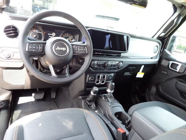 New 2025 Jeep Gladiator Sport AWD/4WD image 15