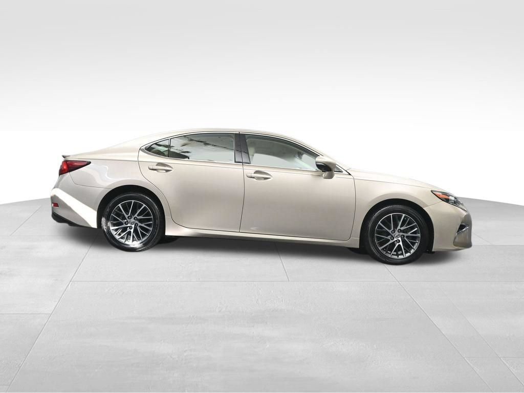 Used 2018 Lexus ES 350 w/ Luxury Package w/Wood Trim FWD image 30