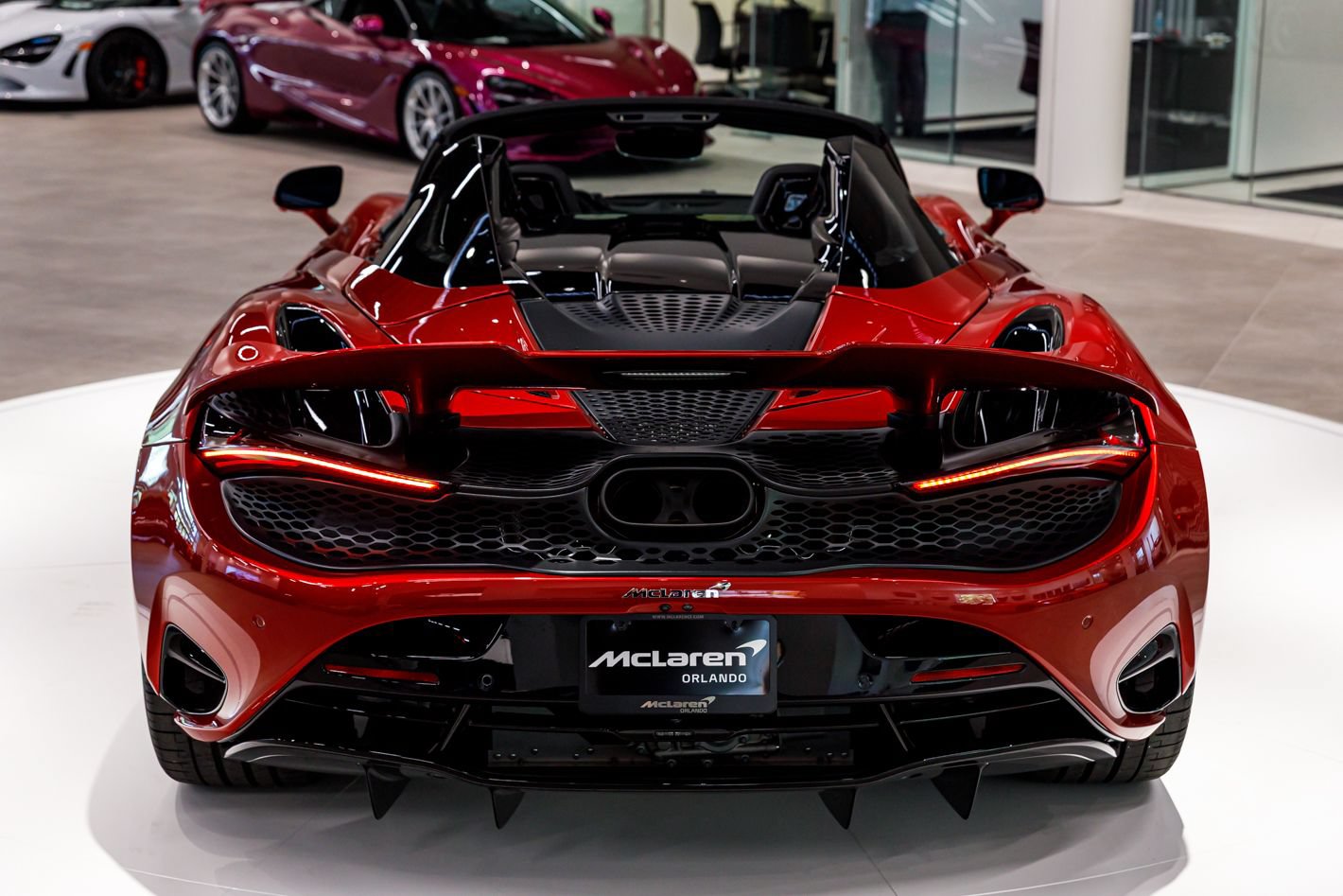 Used 2027 McLaren 750S Spider RWD image 21