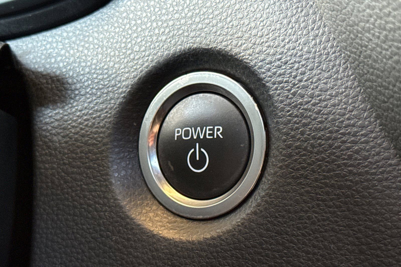 Certified 2025 Toyota Corolla SE image 25