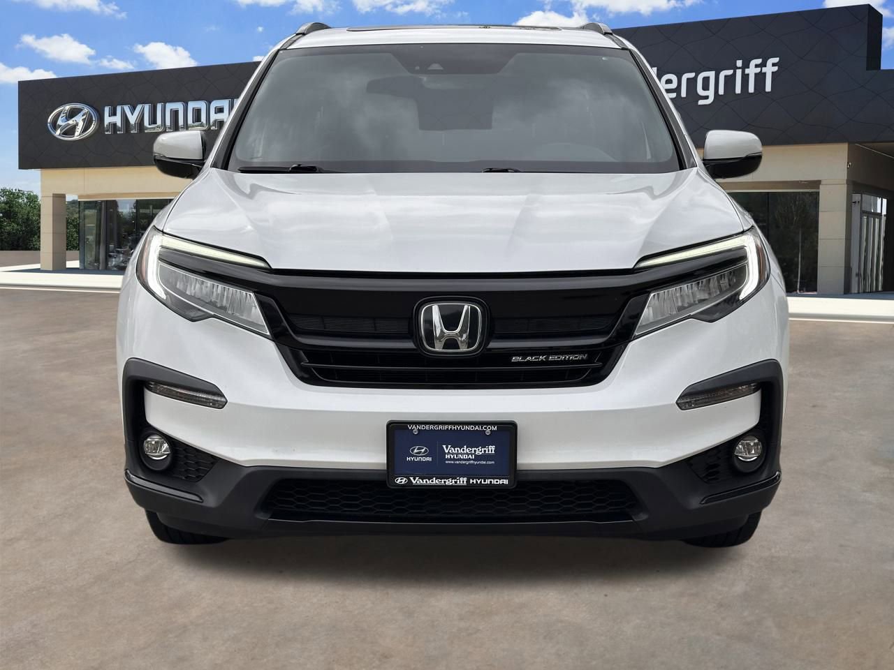 Used 2022 Honda Pilot Black Edition image 3