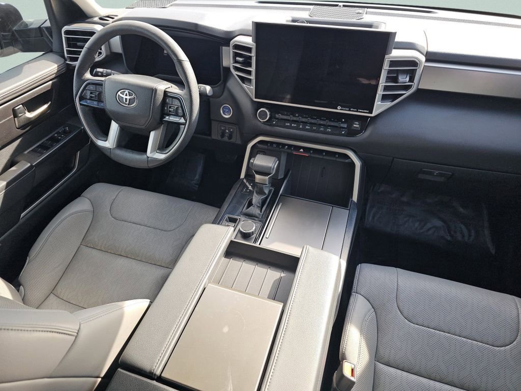 Used 2023 Toyota Sequoia SR5 w/ SR5 Premium Package AWD/4WD image 29