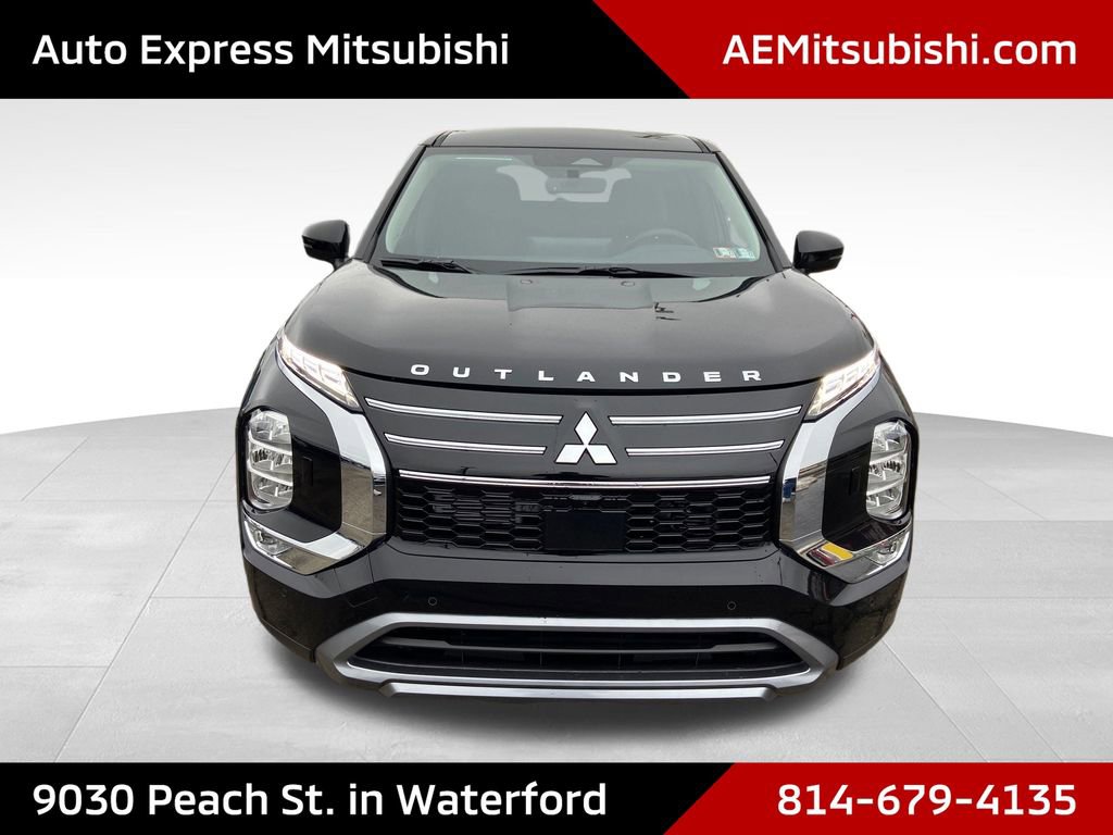 New 2026 Mitsubishi Outlander SE image 2