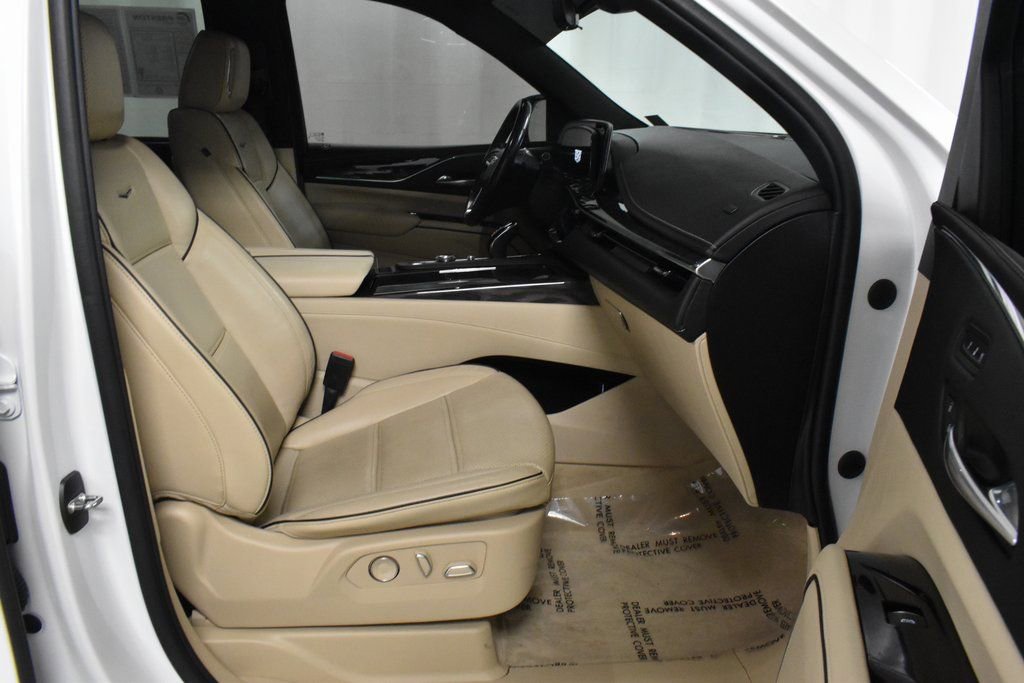 Used 2021 Cadillac Escalade Premium Luxury w/ LPO, Radiant Package image 13
