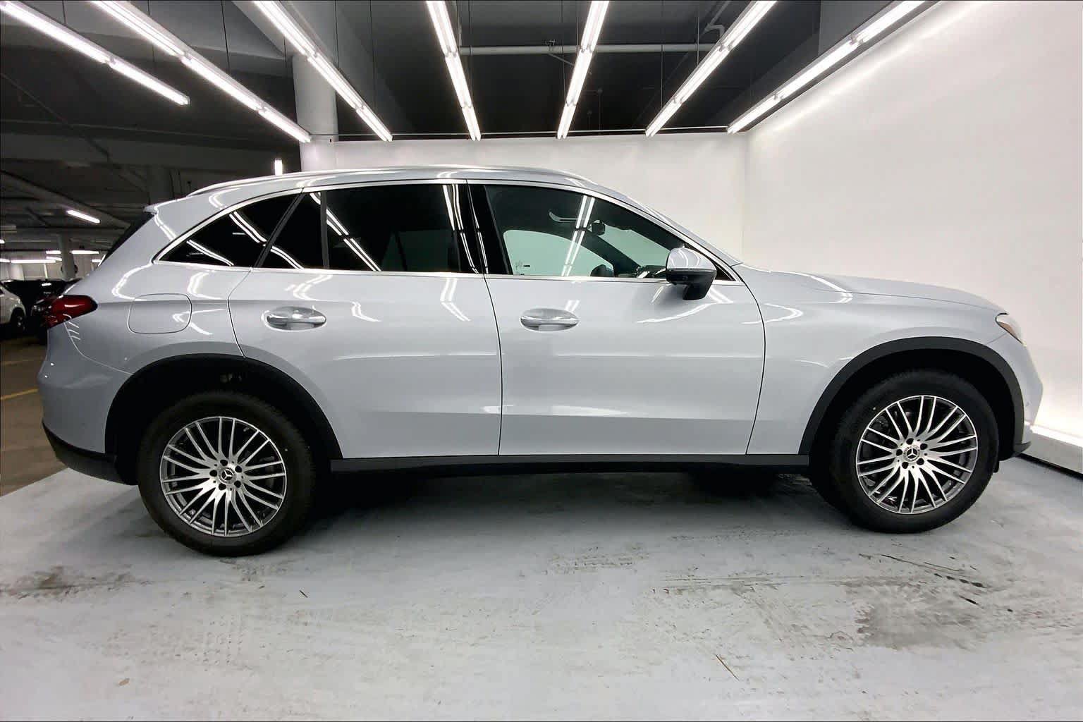 New 2026 Mercedes-Benz GLC 300 image 9