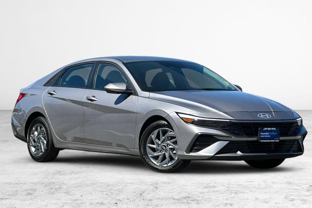 Certified 2025 Hyundai Elantra Hybrid FWD image 1