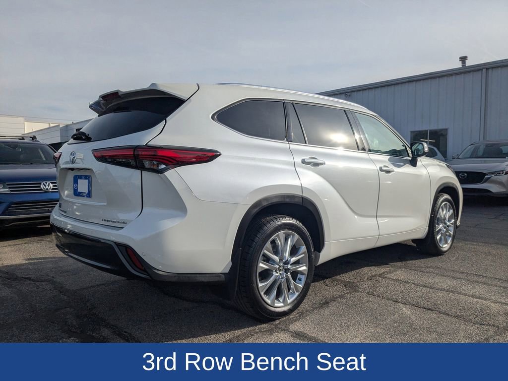 Used 2021 Toyota Highlander Limited image 4