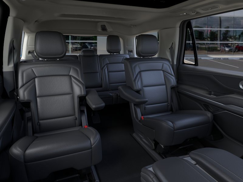 New 2026 Lincoln Navigator Reserve image 11