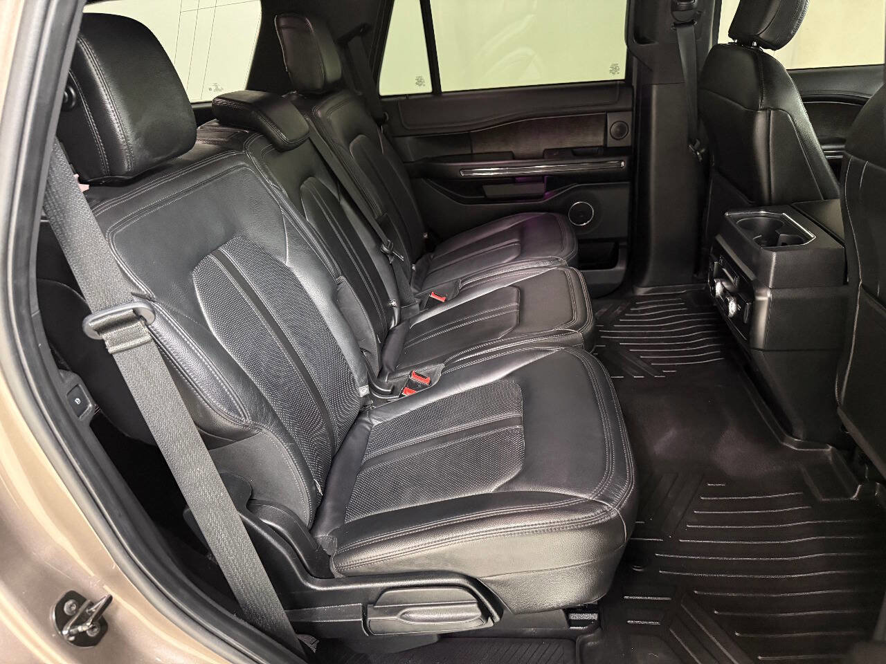 Used 2018 Ford Expedition Limited RWD image 35