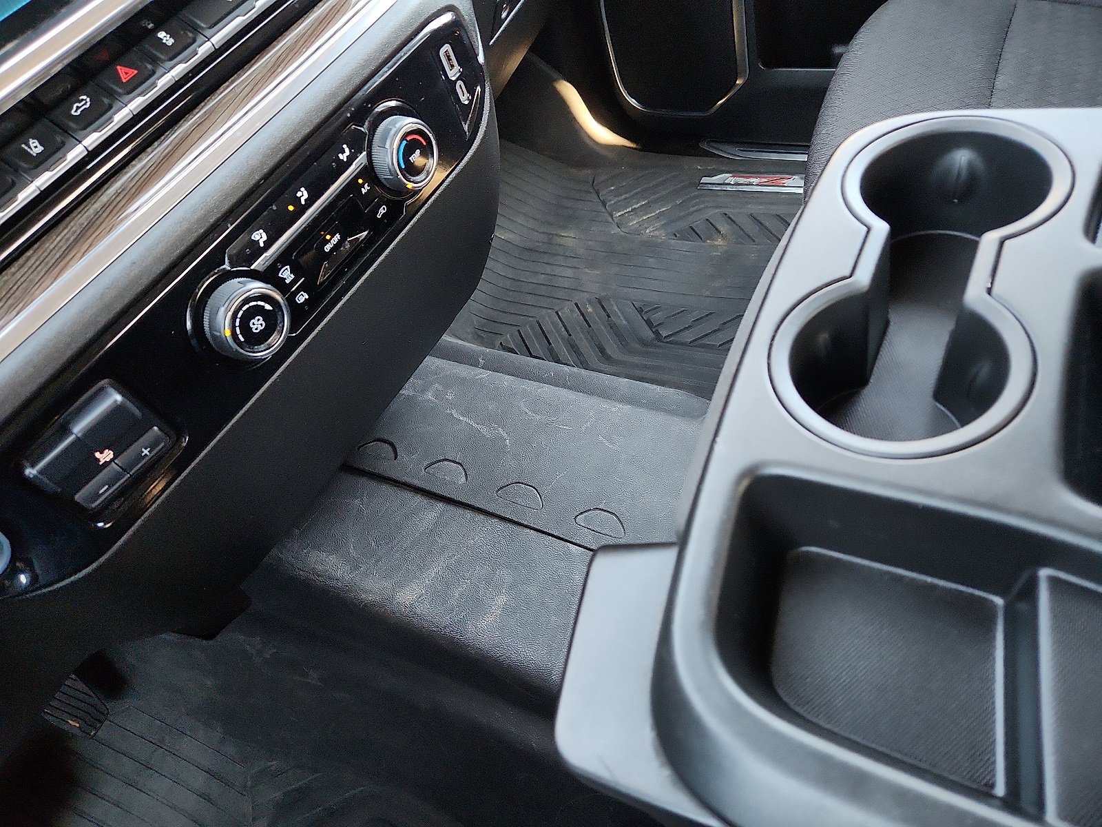 Used 2024 Chevrolet Silverado 2500 LT image 25