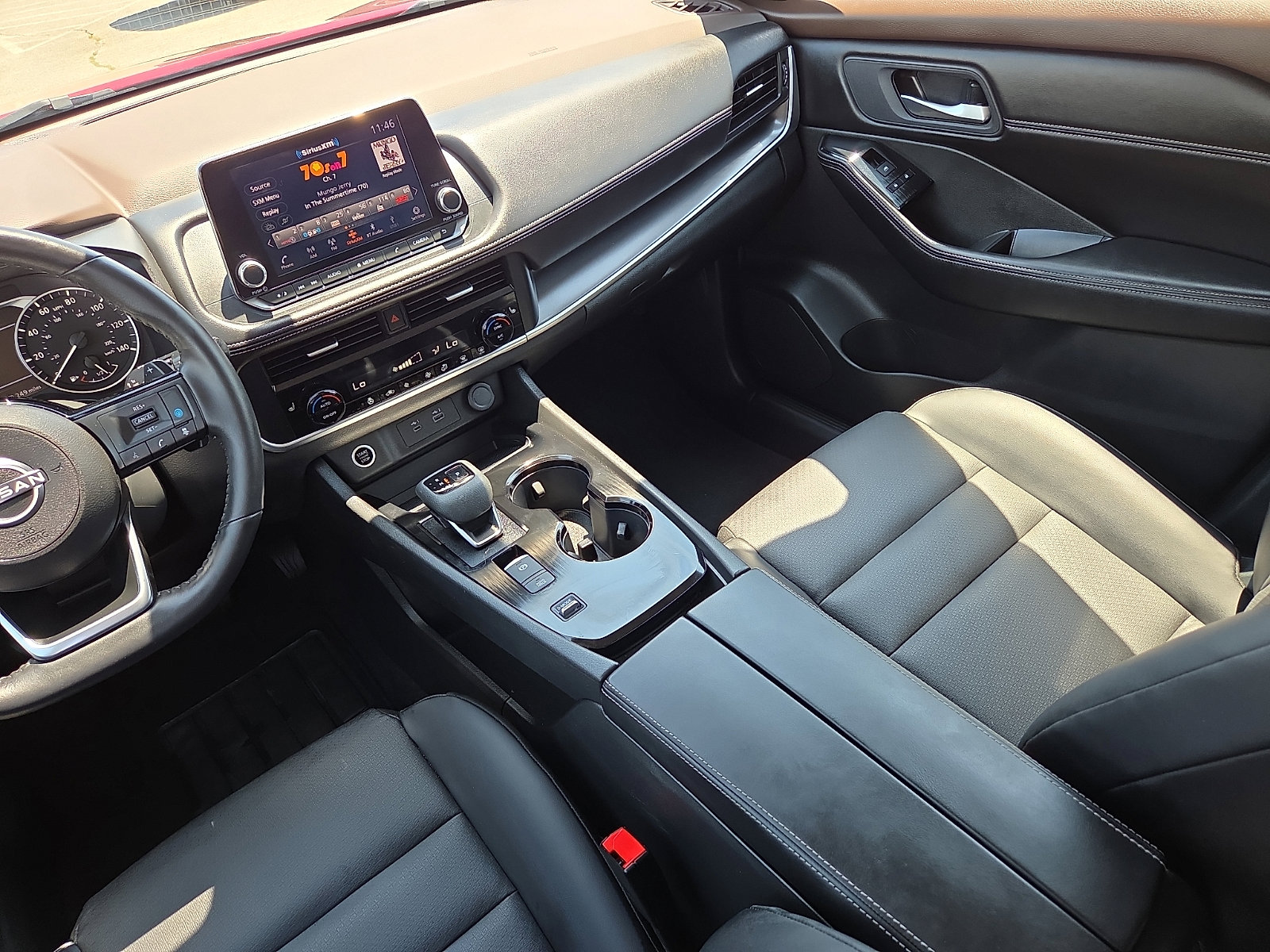 Used 2023 Nissan Rogue SV w/ SV Premium B Package FWD image 12
