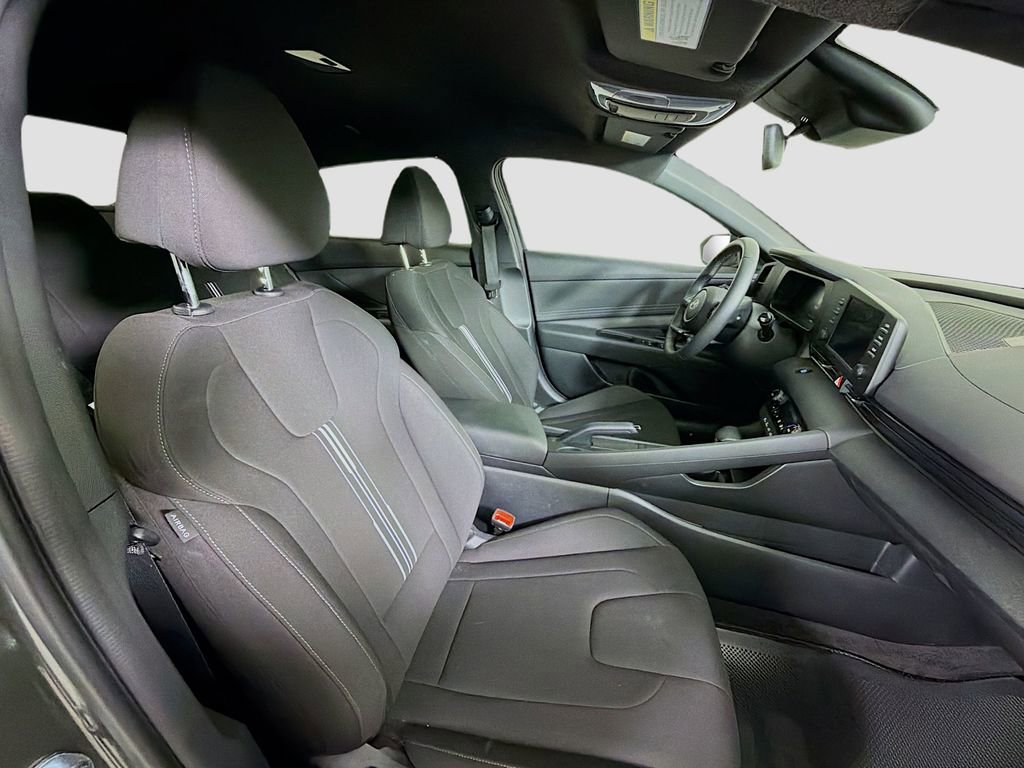 Used 2025 Hyundai Elantra Sport image 27