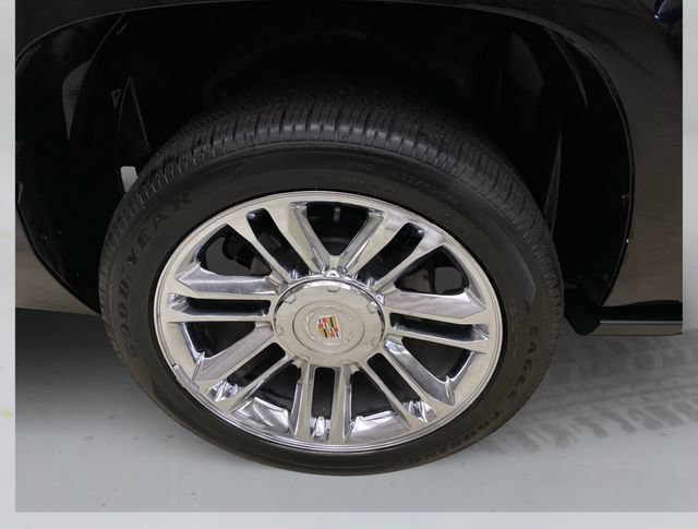 Used 2012 Cadillac Escalade ESV Platinum AWD/4WD image 18