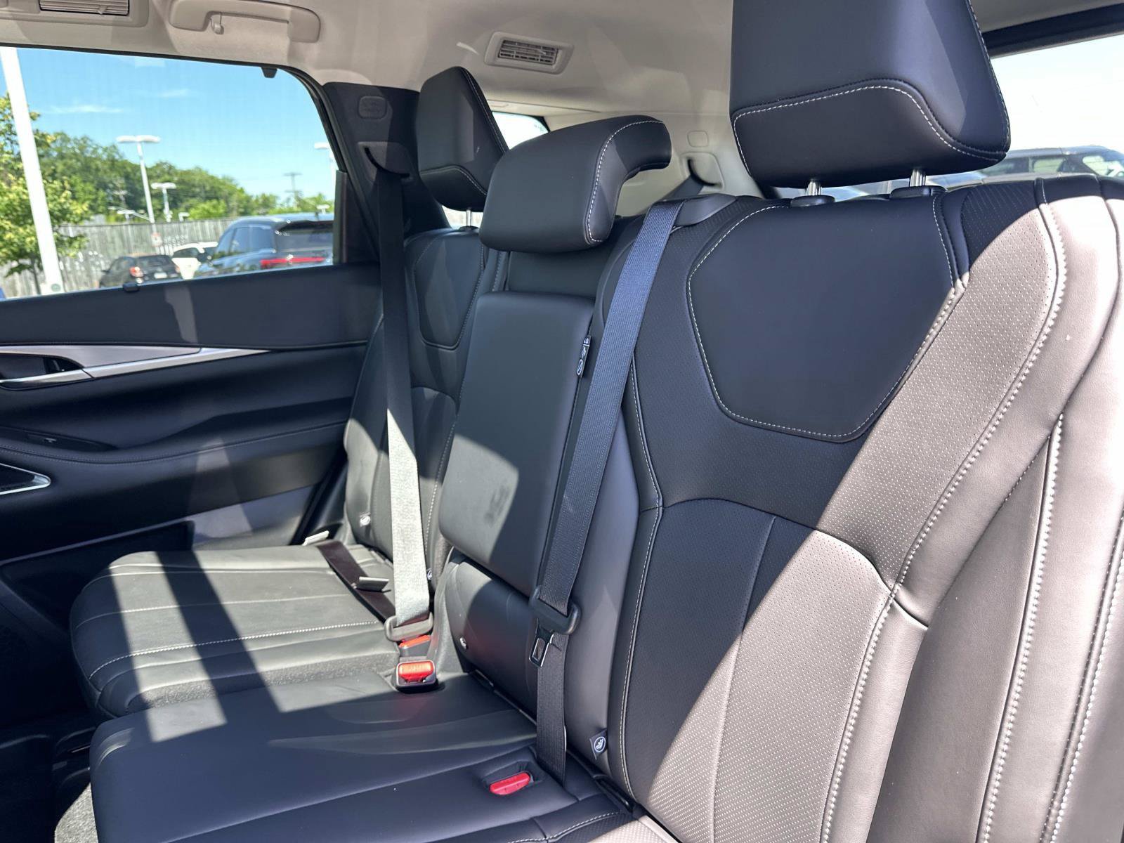 Used 2026 INFINITI QX60 Luxe w/ Cargo Package AWD/4WD image 31
