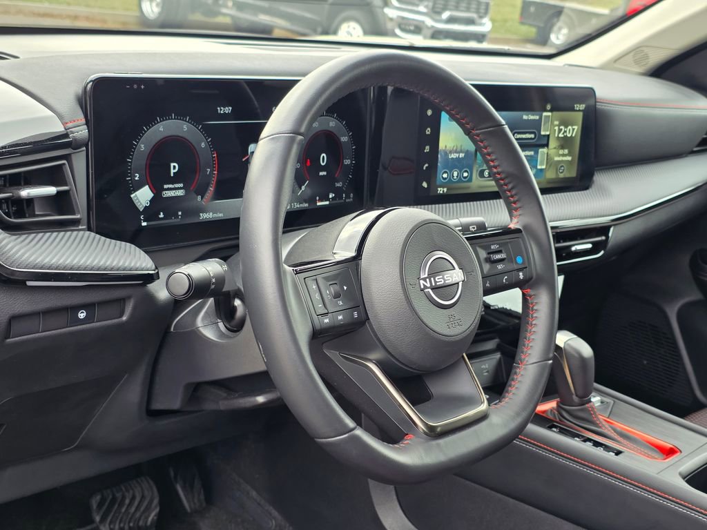 Used 2025 Nissan Kicks SR image 11