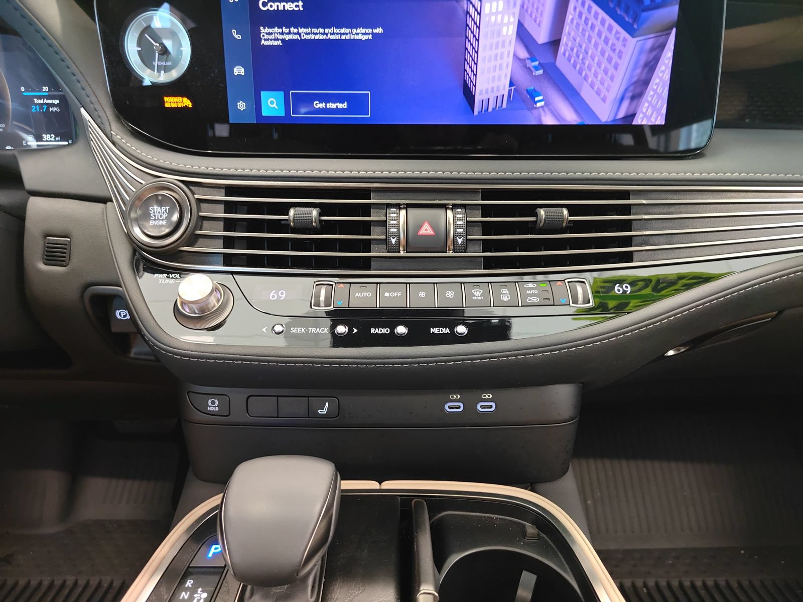 Used 2024 Lexus LS 500 RWD image 32