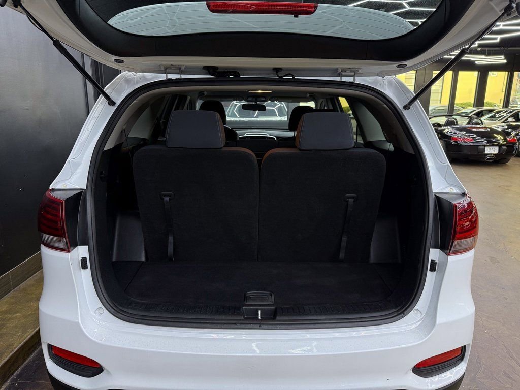 Used 2019 Kia Sorento LX image 27
