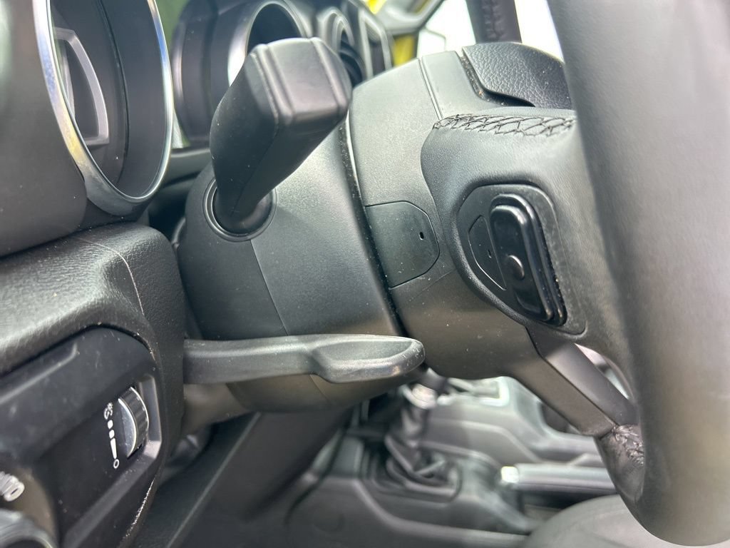 Used 2023 Jeep Wrangler Sport AWD/4WD image 35