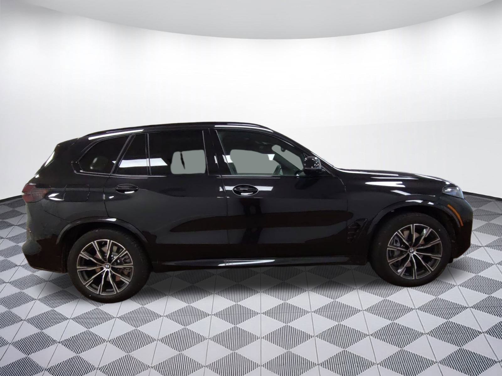 New 2026 BMW X5 xDrive50e w/ M Sport Package image 7