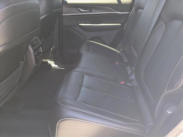 Used 2023 Jeep Grand Cherokee Limited w/ Black Appearance Package RWD image 18