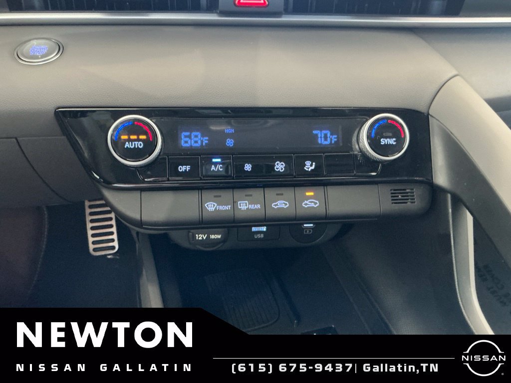 Used 2025 Hyundai Elantra Sport FWD image 8