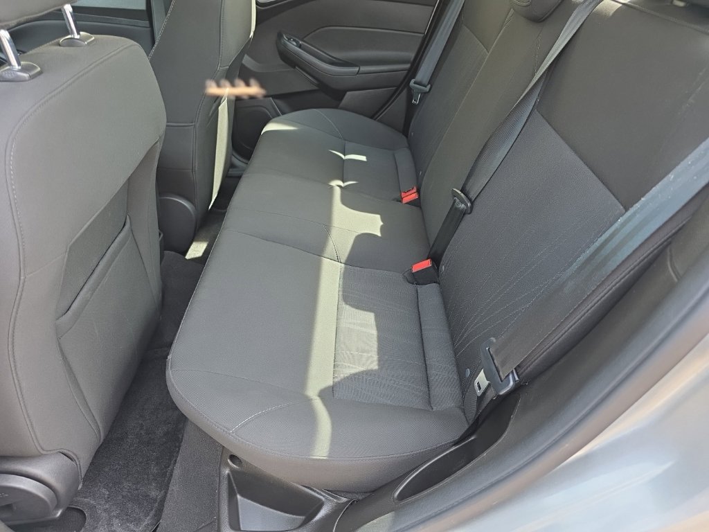 Used 2016 Ford Focus SE FWD image 4