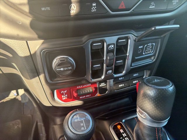 Used 2023 Jeep Gladiator Mojave w/ Cold Weather Group image 57