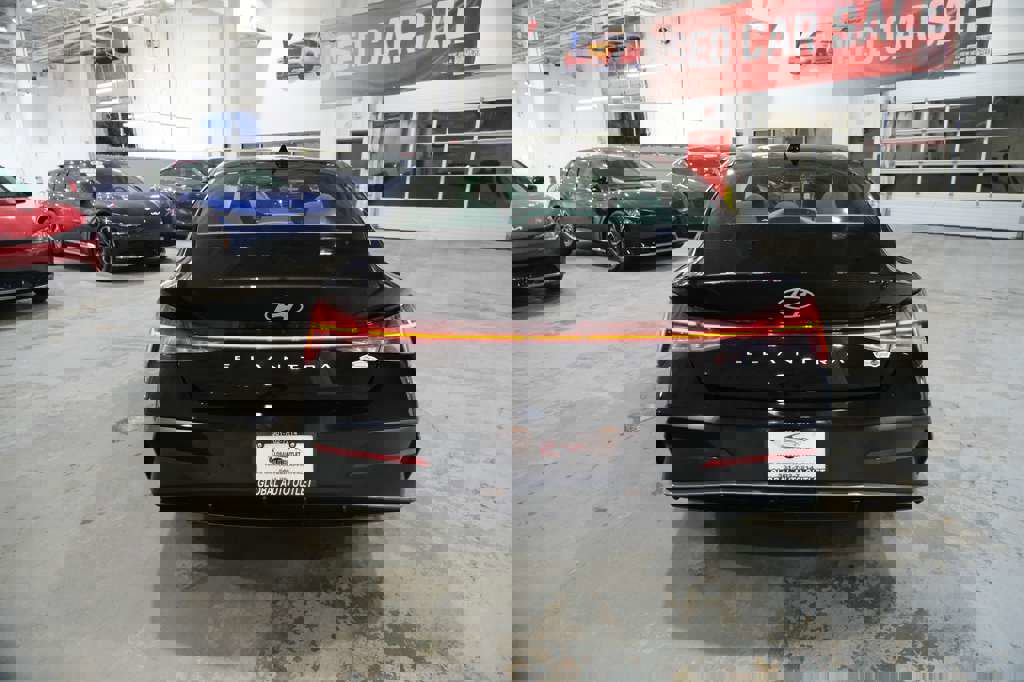 Used 2025 Hyundai Elantra SEL image 9