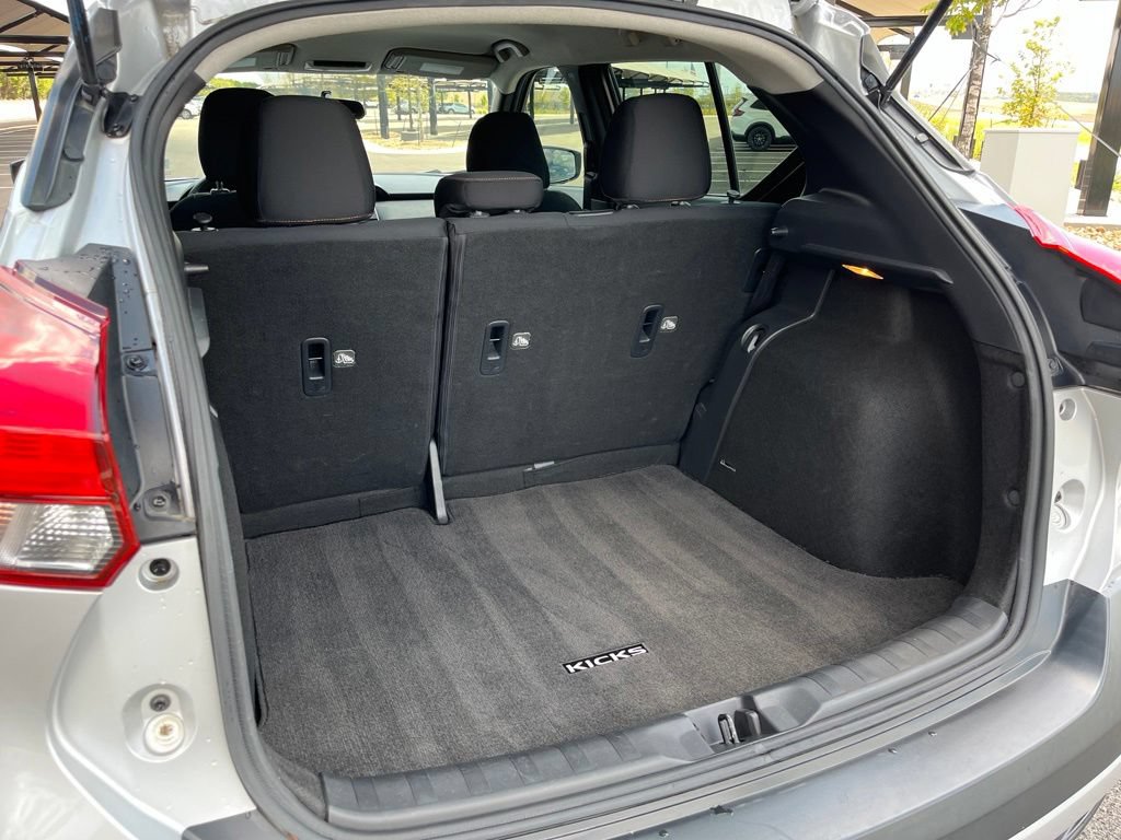 Used 2019 Nissan Kicks SR FWD image 10