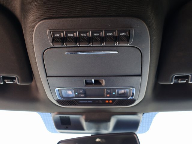 Used 2023 Ford F350 Lariat image 32