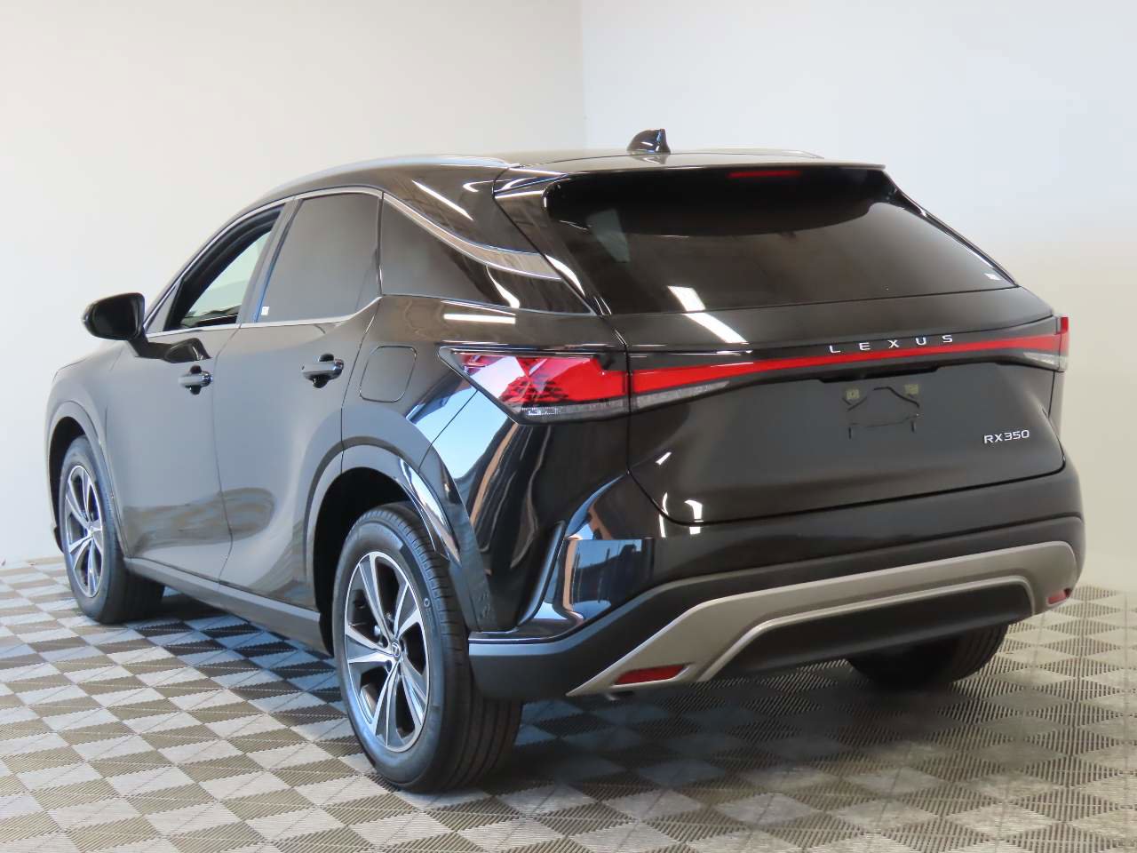 Used 2024 Lexus RX 350 FWD image 3