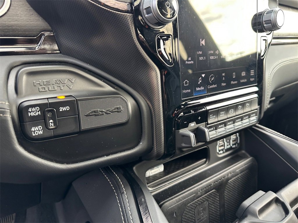 Certified 2024 RAM 2500 Limited image 21