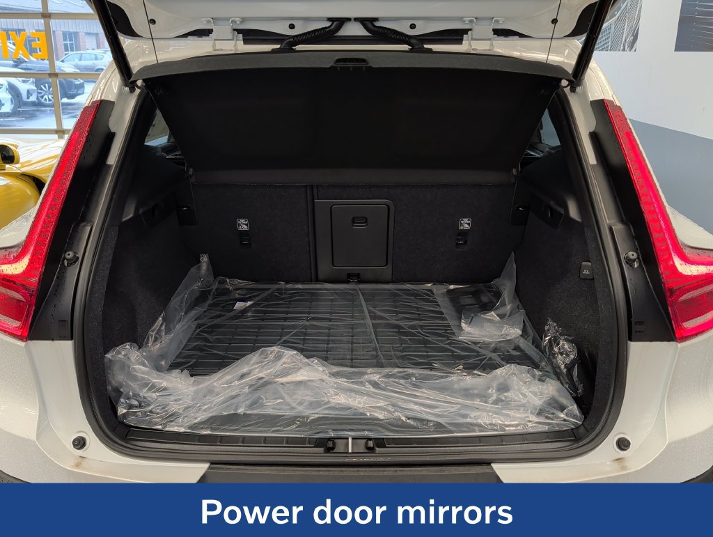New 2026 Volvo XC40 B5 Plus w/ Protection Package Premier AWD/4WD image 31