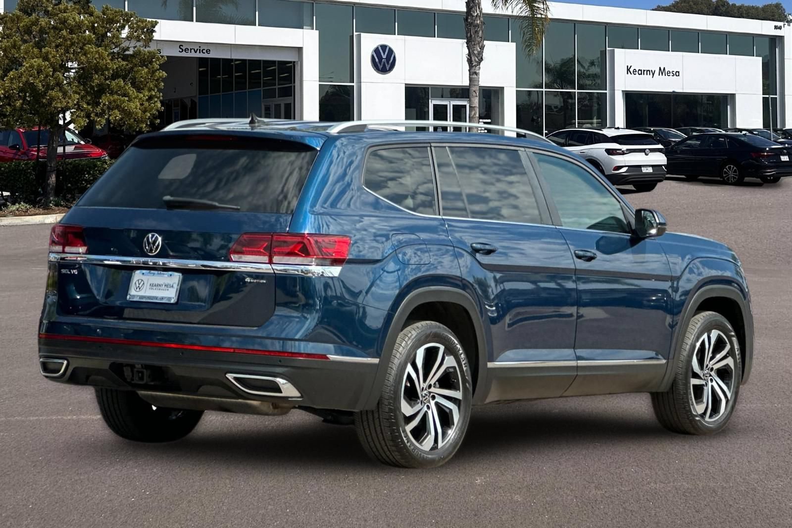 Used 2023 Volkswagen Atlas SEL AWD/4WD image 4