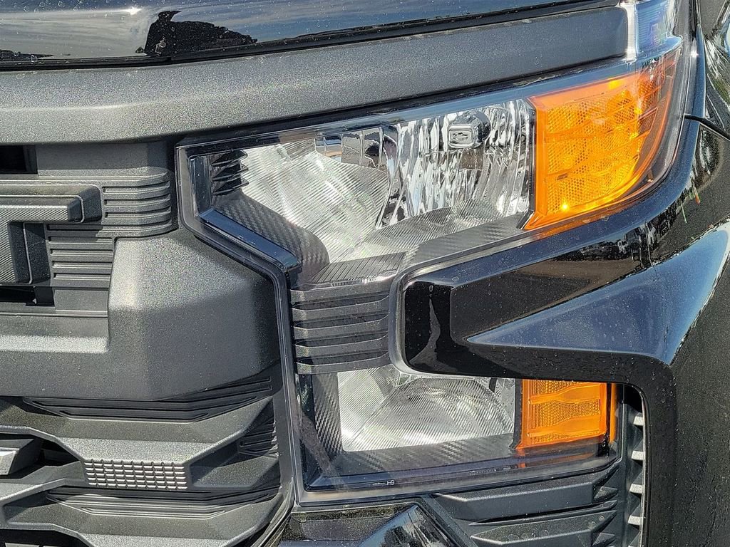 Used 2025 Chevrolet Silverado 1500 Custom image 10