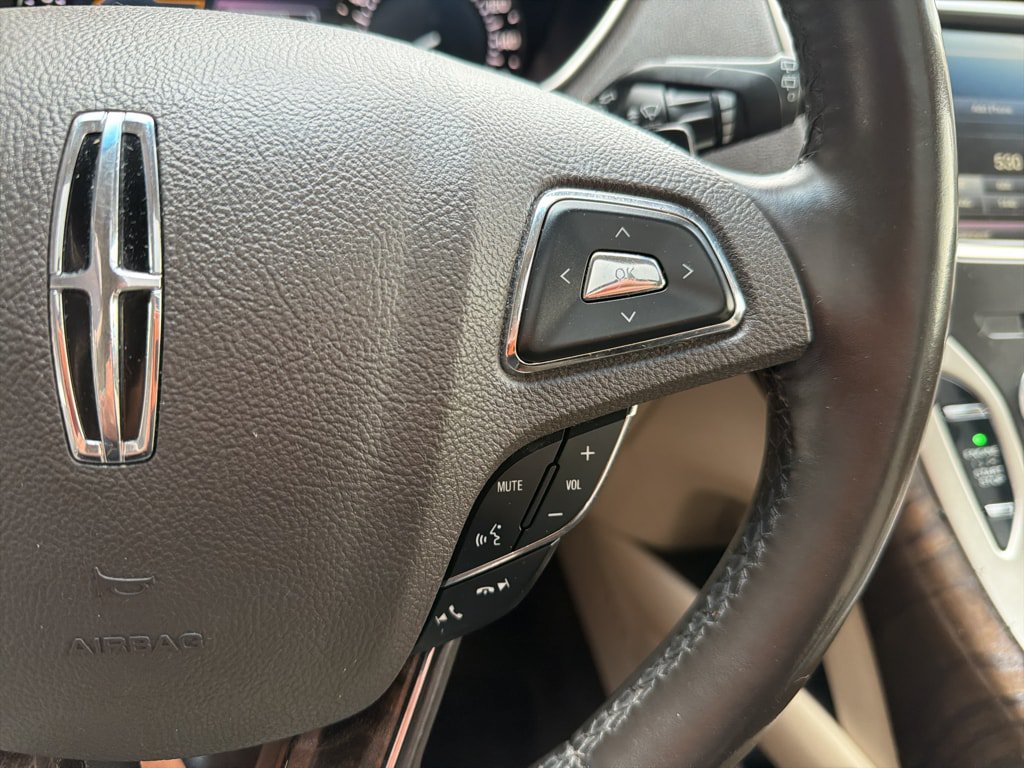 Used 2016 Lincoln MKX Select w/ Select Plus Package AWD/4WD image 25