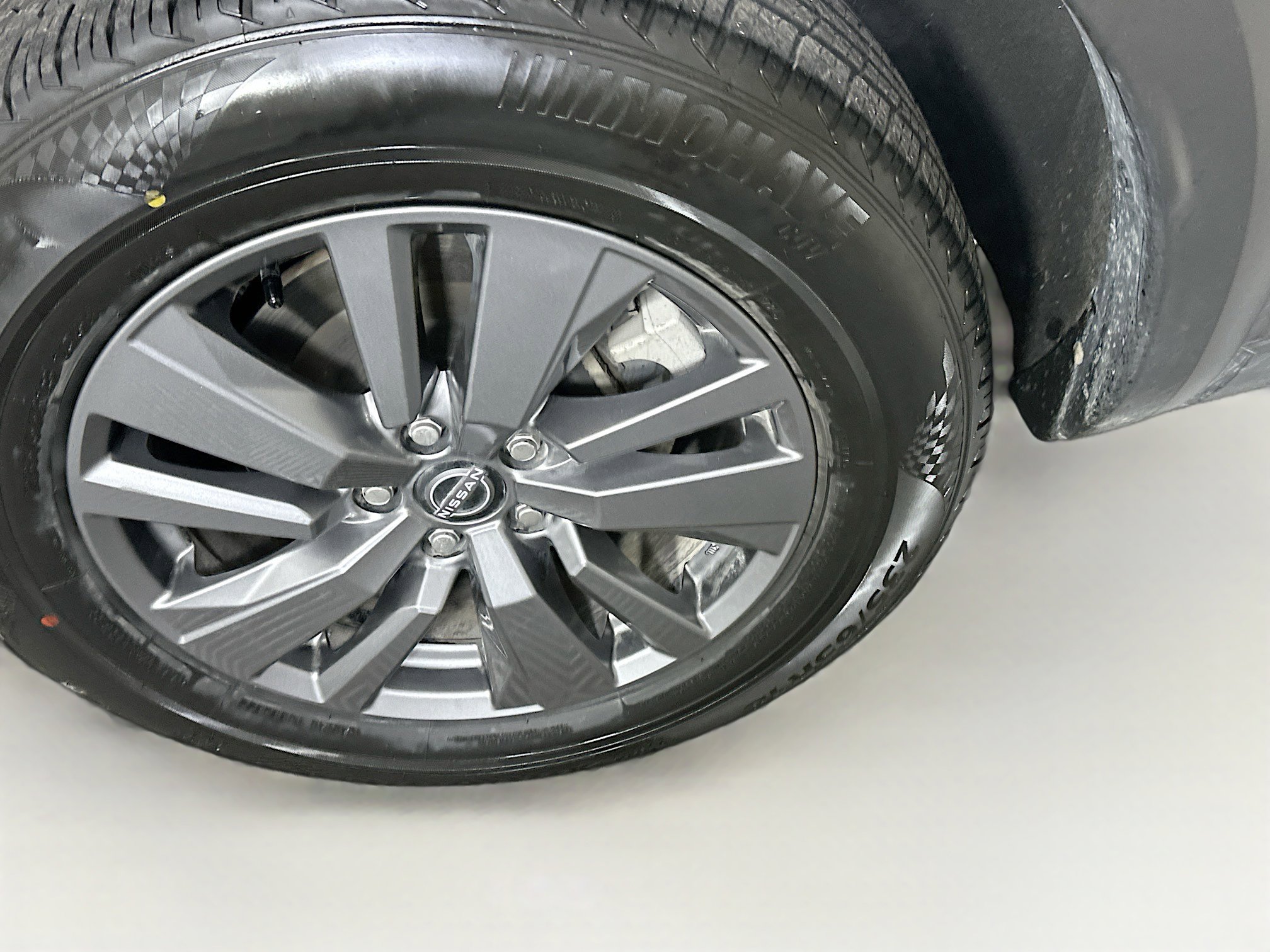 Used 2025 Nissan Pathfinder SV image 11