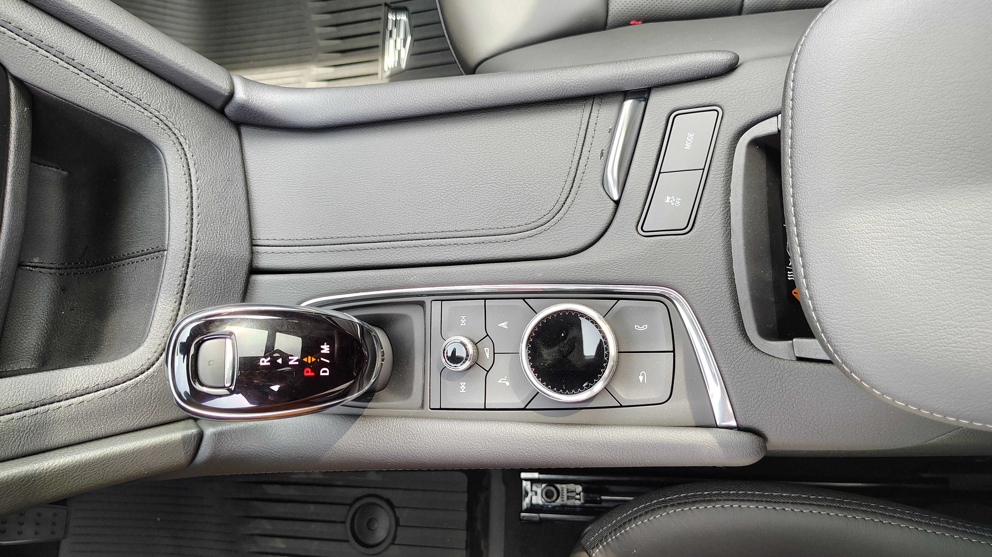 New 2025 Cadillac XT5 Premium Luxury w/ LPO, Floor Liner Package image 32