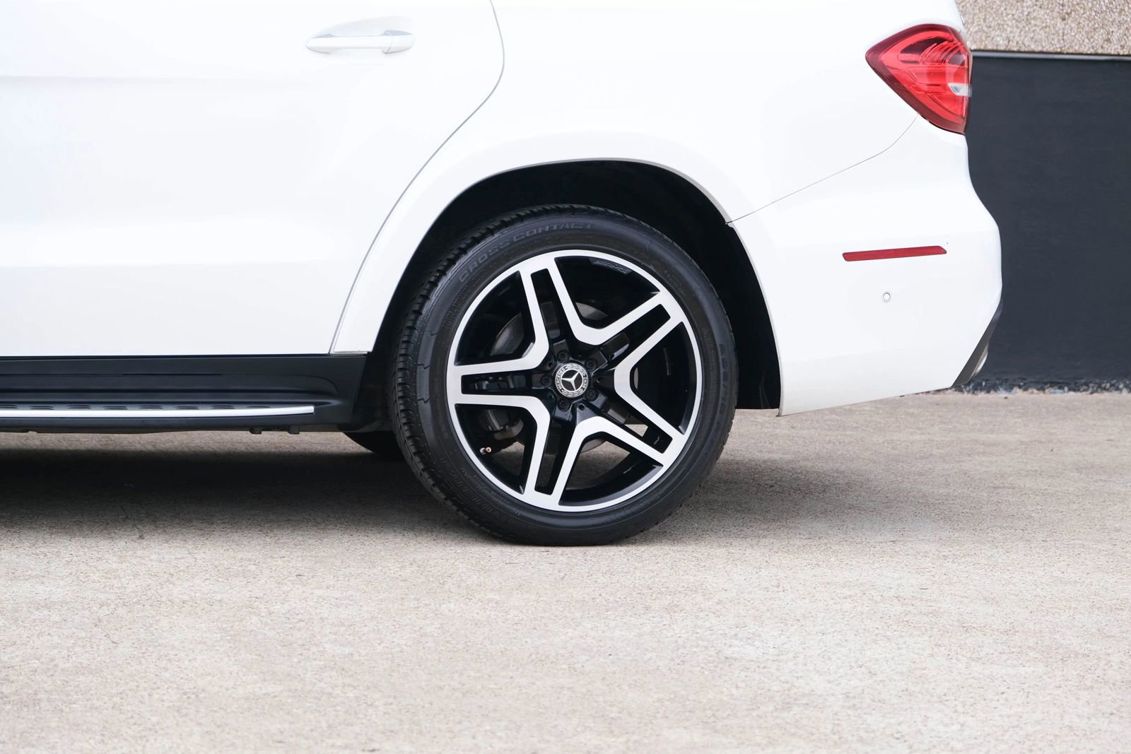 Used 2018 Mercedes-Benz GLS 550 GLS 550 4MATIC Sport Utility 4 w/ Driver Assistance Package image 10