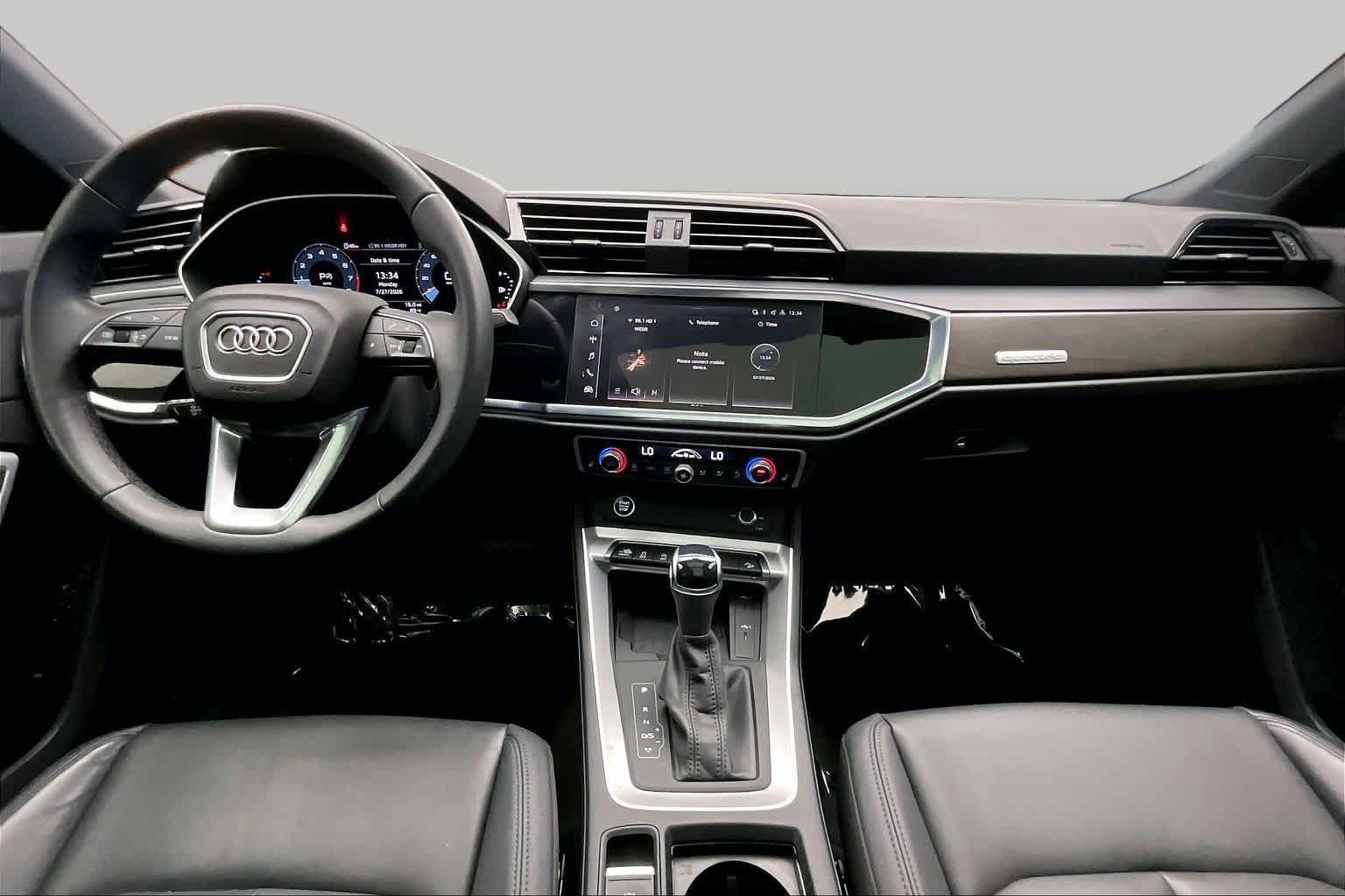 Used 2024 Audi Q3 2.0T Premium Plus w/ Premium Plus Package AWD/4WD image 16