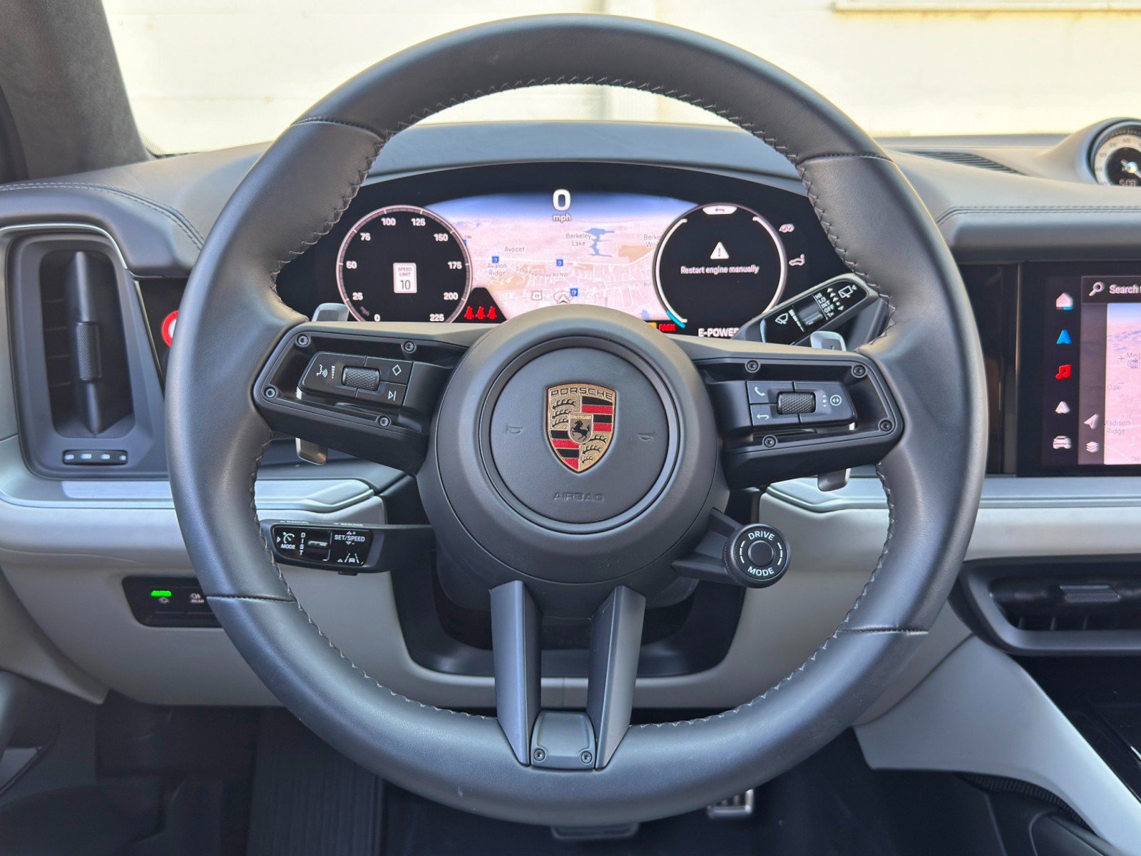 Used 2024 Porsche Cayenne Turbo AWD/4WD image 21