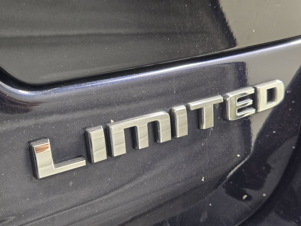 Used 2023 Jeep Grand Cherokee Limited AWD/4WD image 11