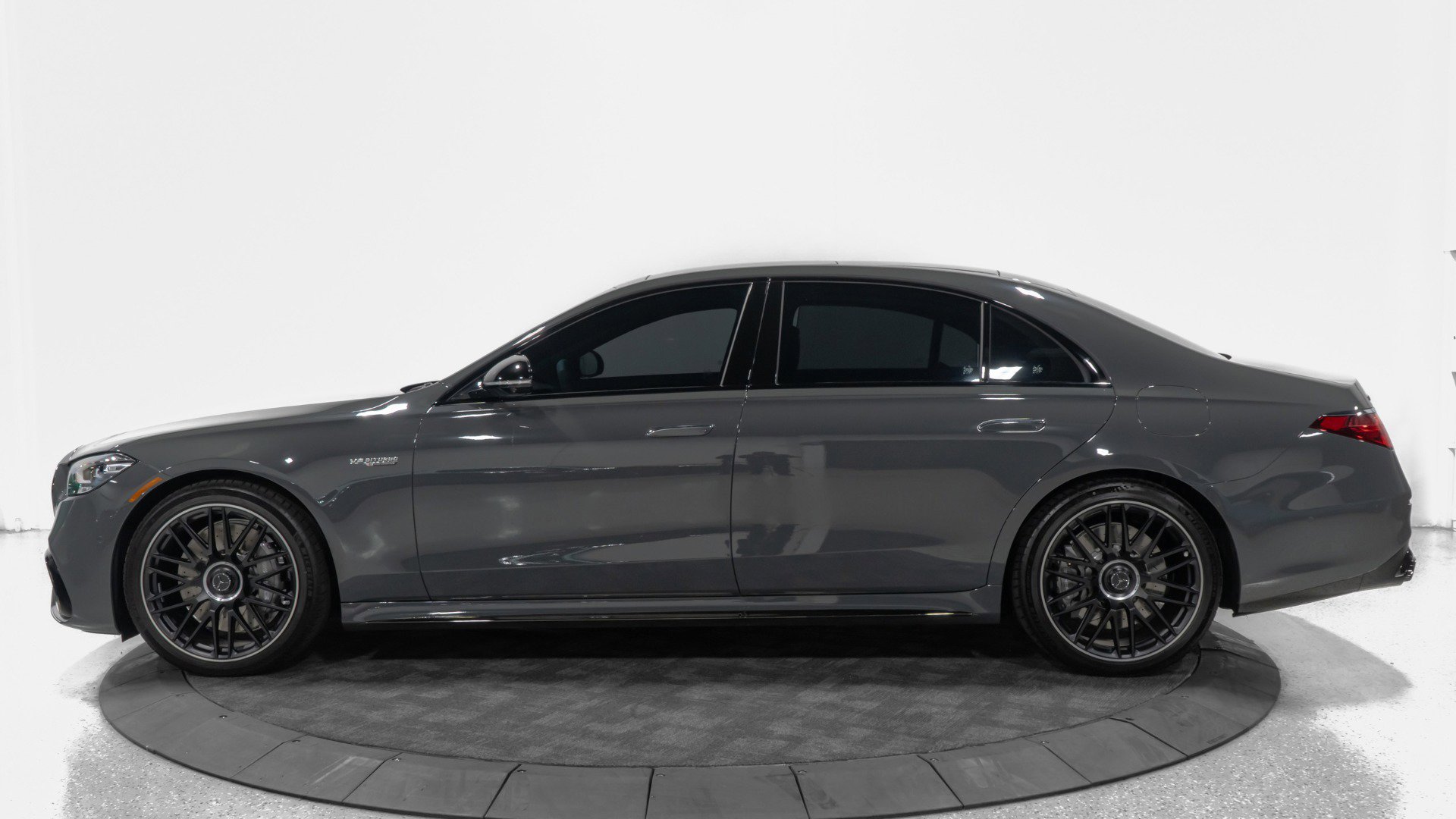 Used 2025 Mercedes-Benz S 63 AMG S image 4