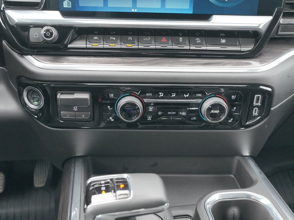 Used 2025 Chevrolet Silverado 1500 LTZ AWD/4WD image 34