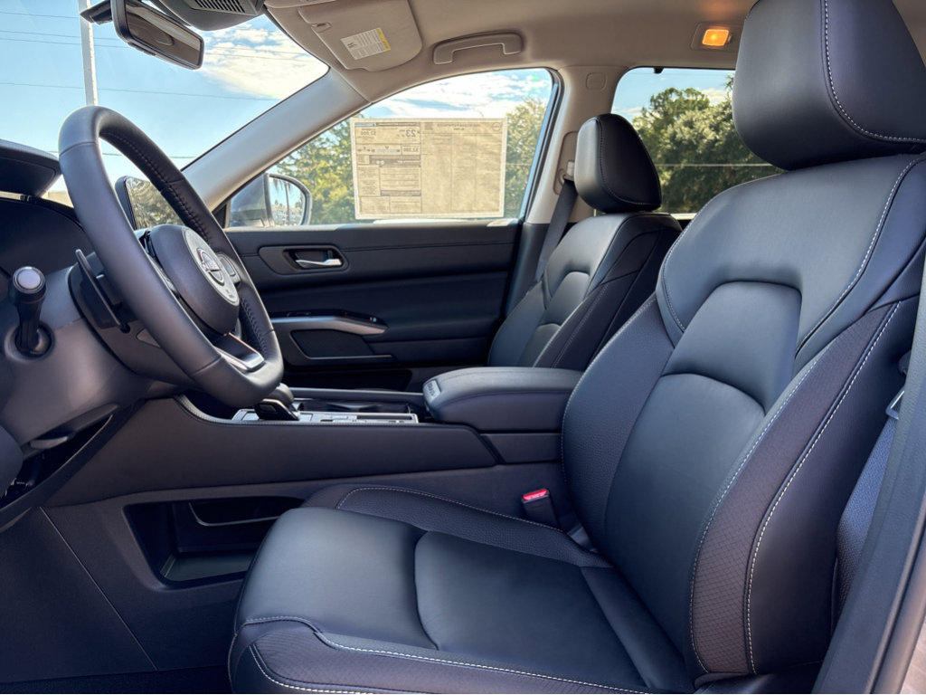 New 2026 Nissan Pathfinder SL FWD image 17