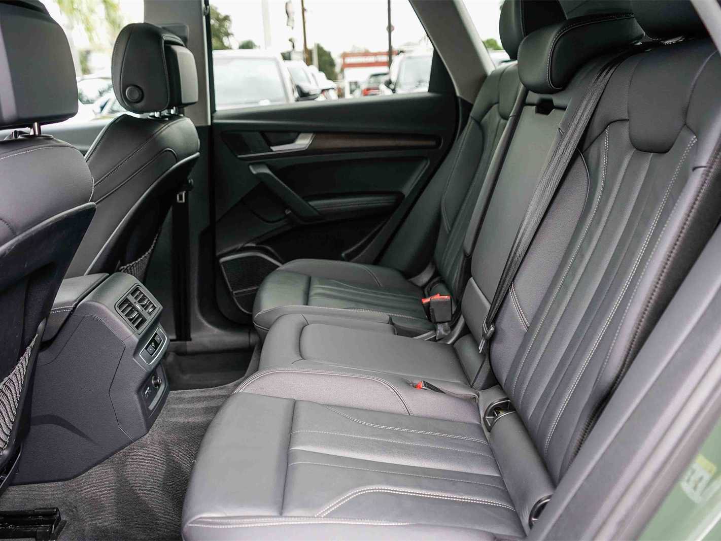 Used 2023 Audi Q5 e Premium Plus w/ Premium Plus Package image 18