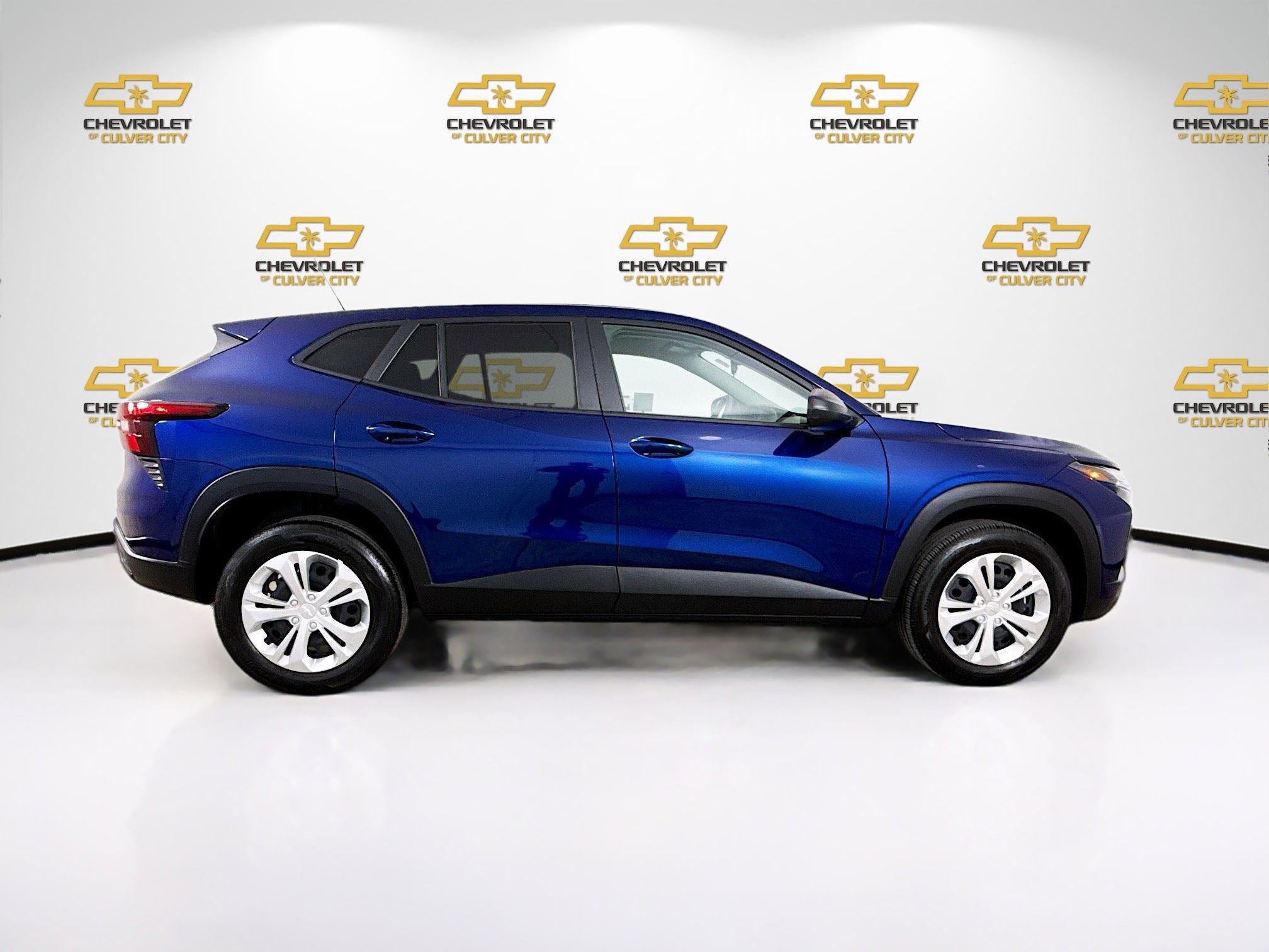 Used 2024 Chevrolet Trax LS image 8