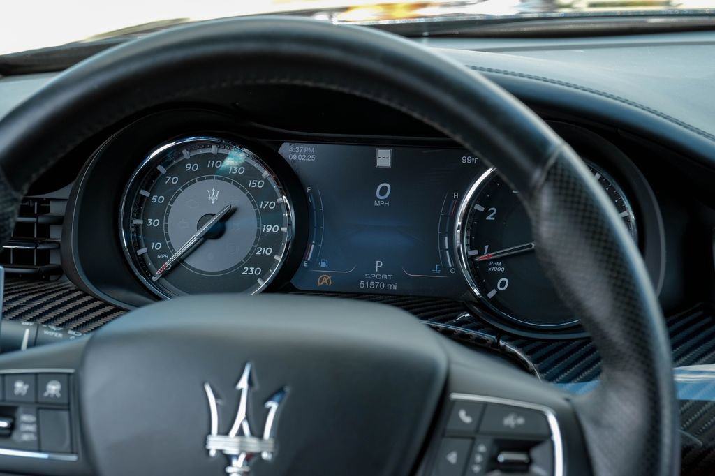 Used 2022 Maserati Quattroporte Trofeo RWD image 16