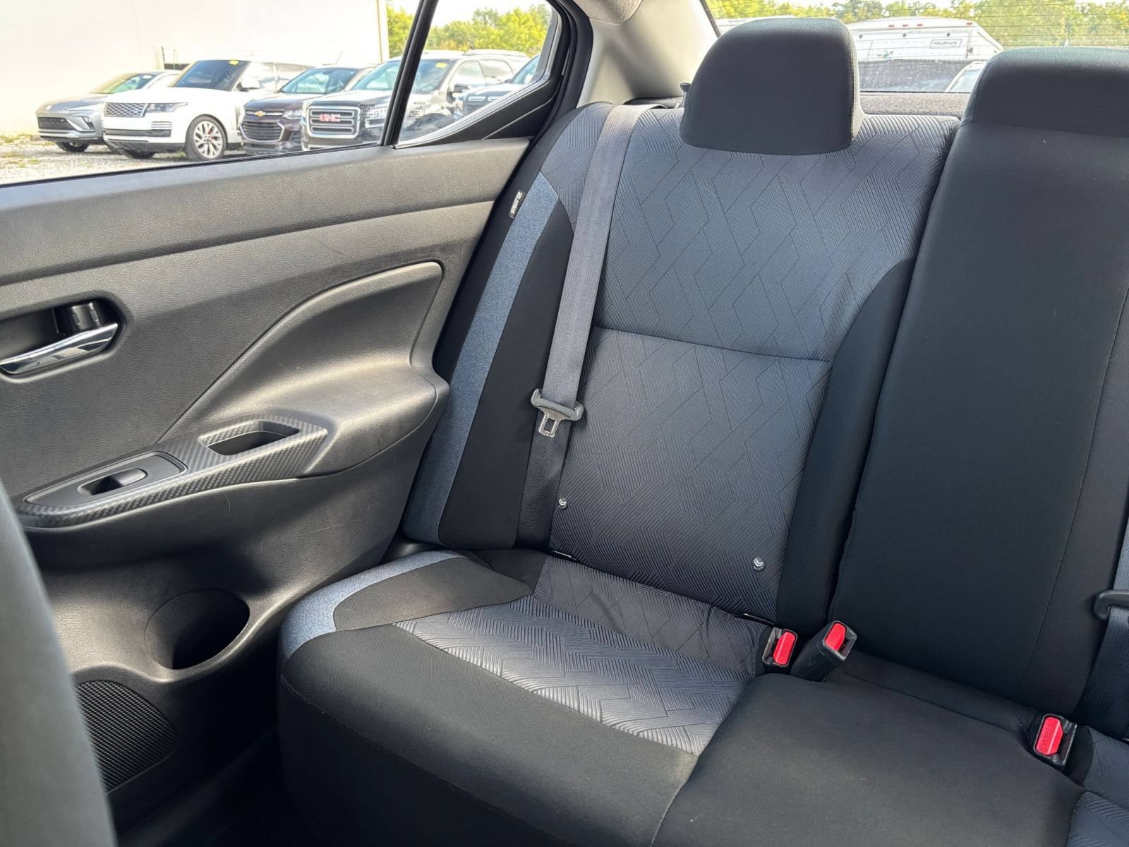 Used 2025 Nissan Versa SV FWD image 36